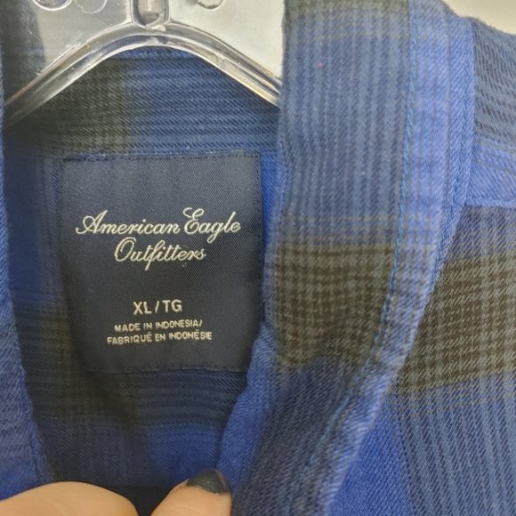 American Eagle Blue plaid button down shirt XL - Picture 4 of 6